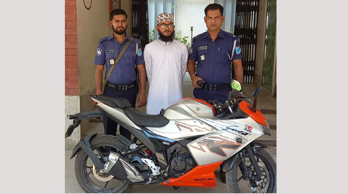 পাংশার মাছপাড়া থেকে চোরাই মোটর সাইকেল ১জন আটক